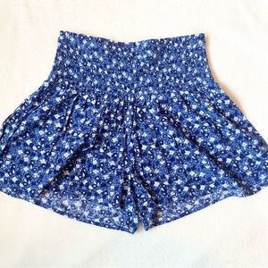 Woman’s high waisted aerie shorts! Perfect for spring